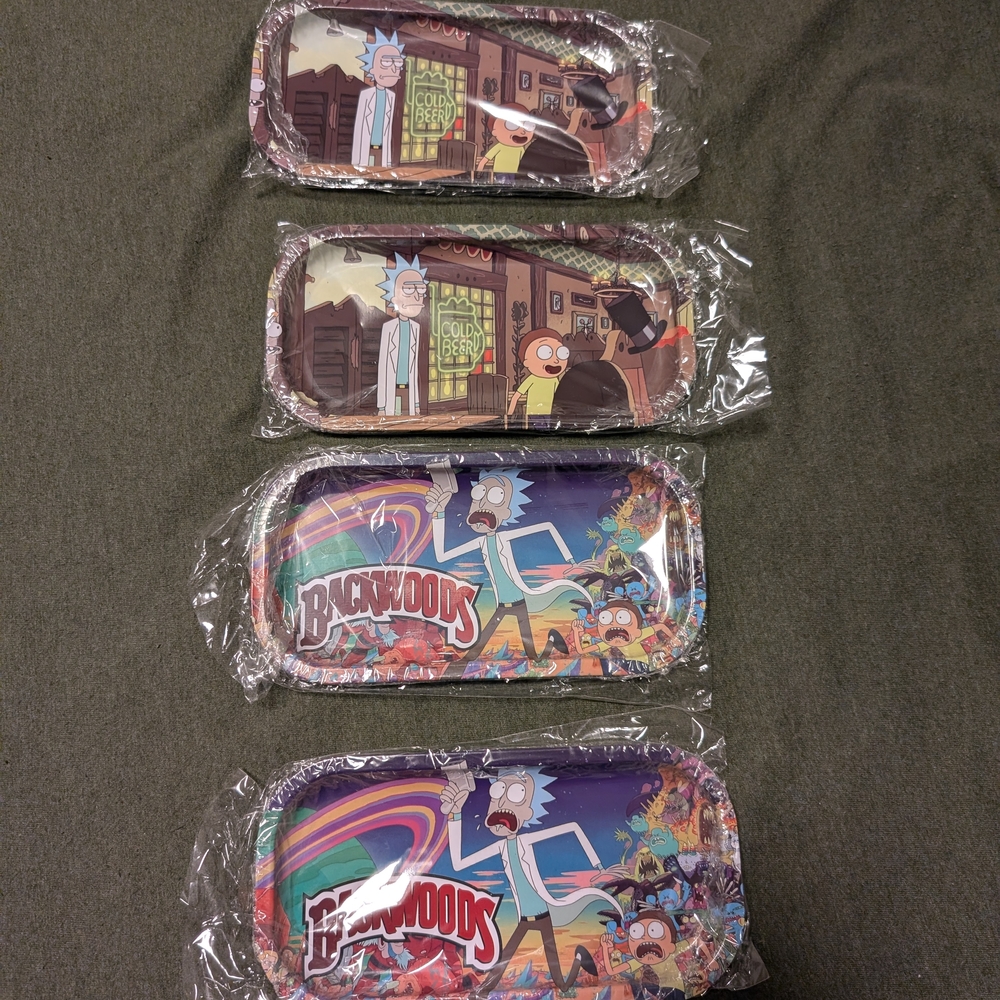 Rick and Morty Rolling Trays Set